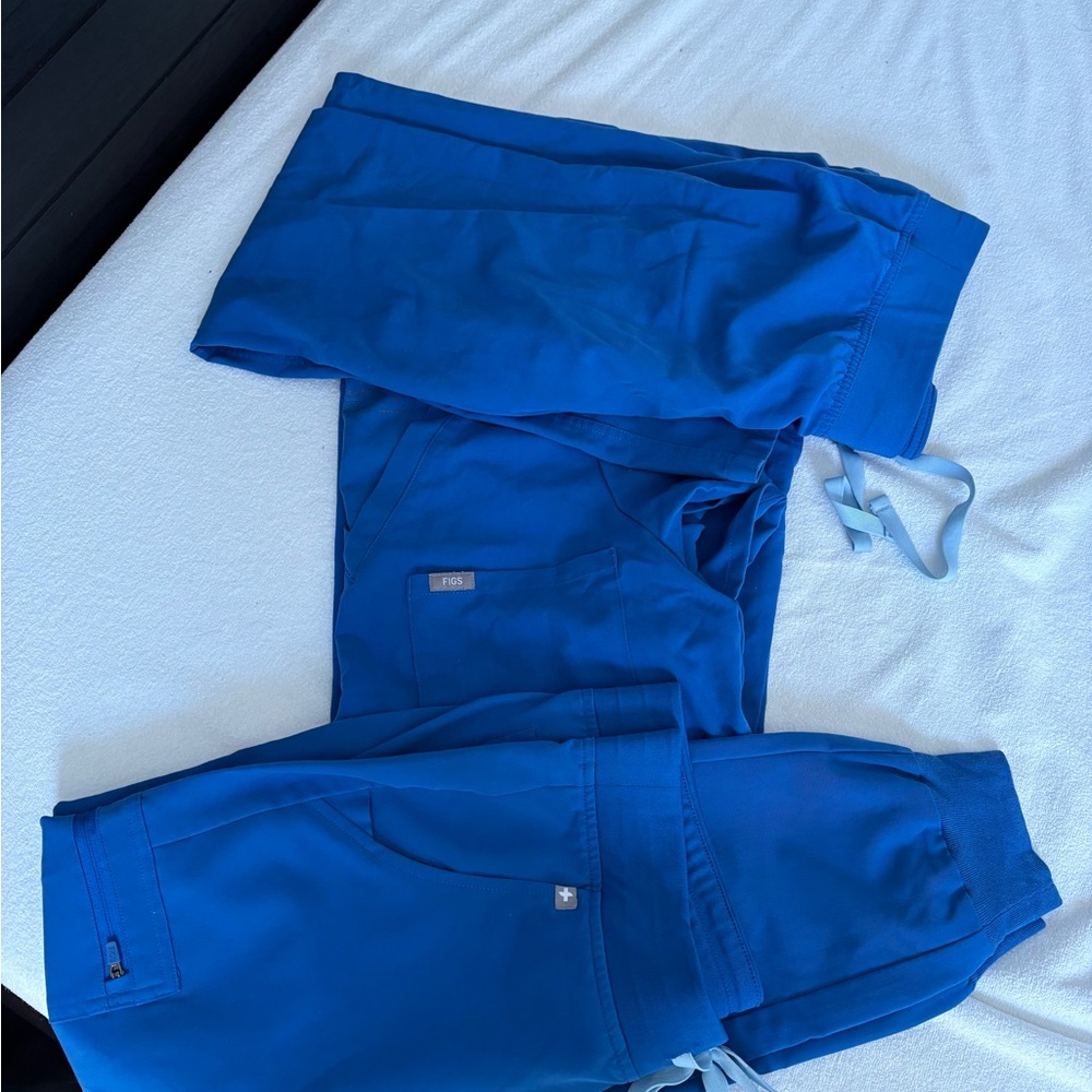 Womens figs set in royal blue